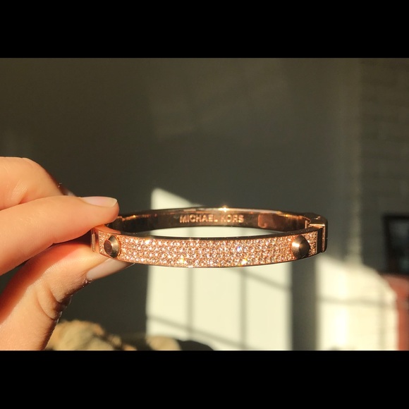 Michael Kors Jewelry - MIchael Kors Rose Gold hinge Bangle